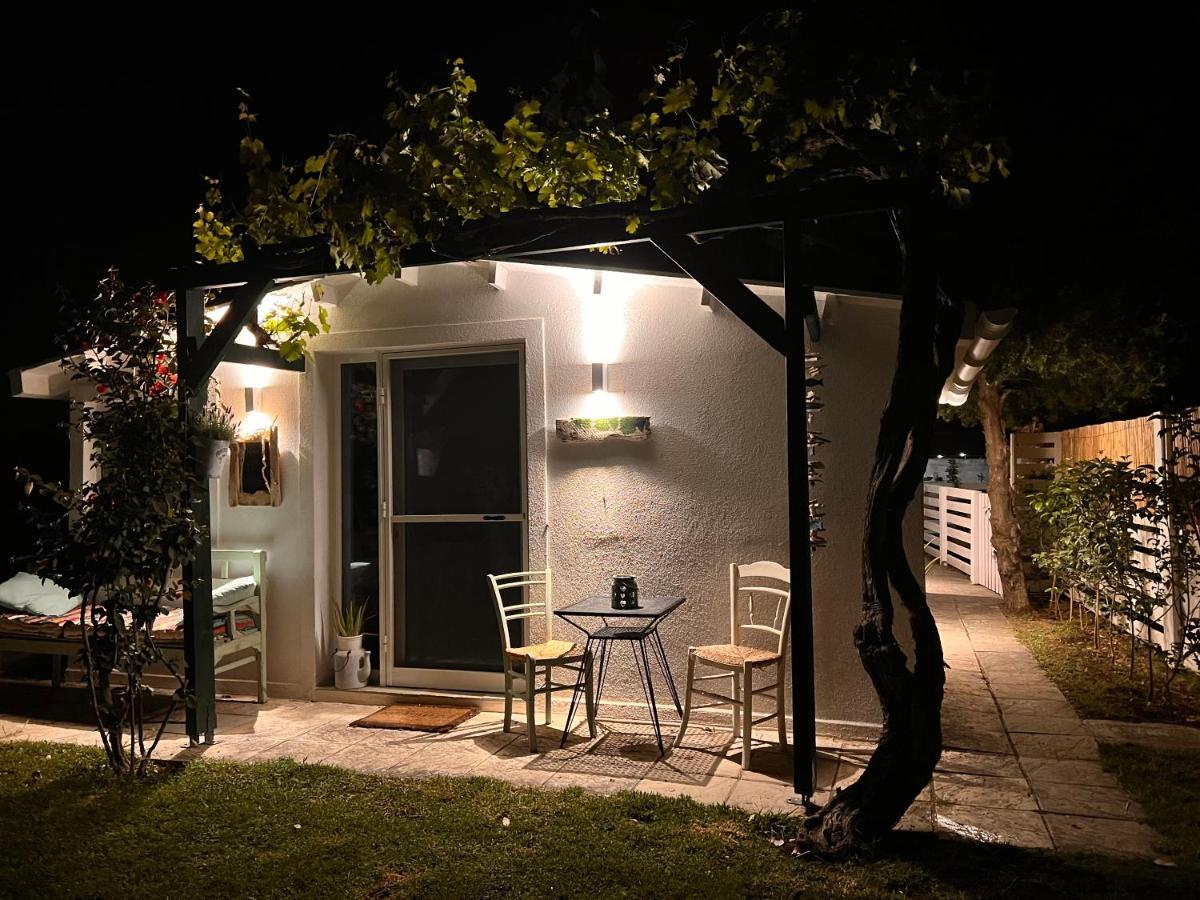 Under The Vine Garden House Apartman Platáni Kültér fotó